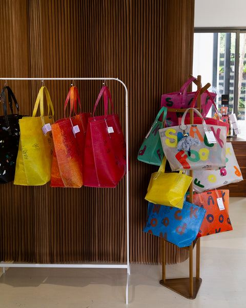 Snackfood x bungkus tote - white/rainbow